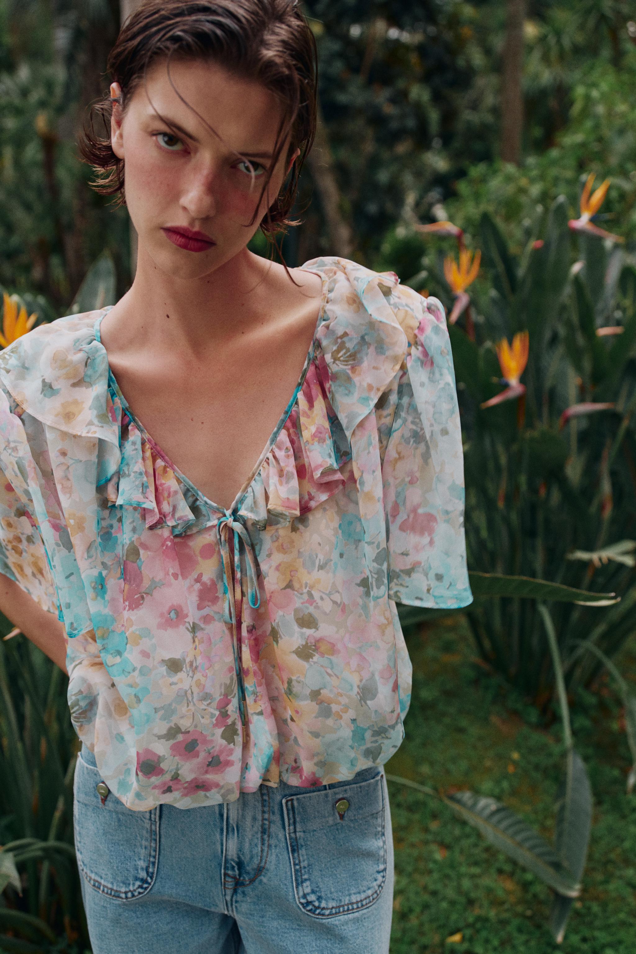 RUFFLED FLORAL PRINT BLOUSE